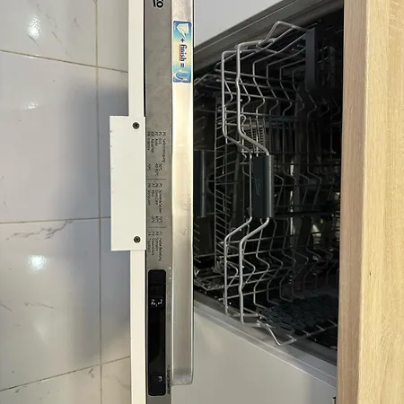 شقة Dedic With Garden