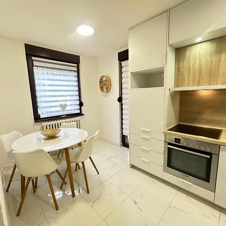 Dedic With Garden شقة *